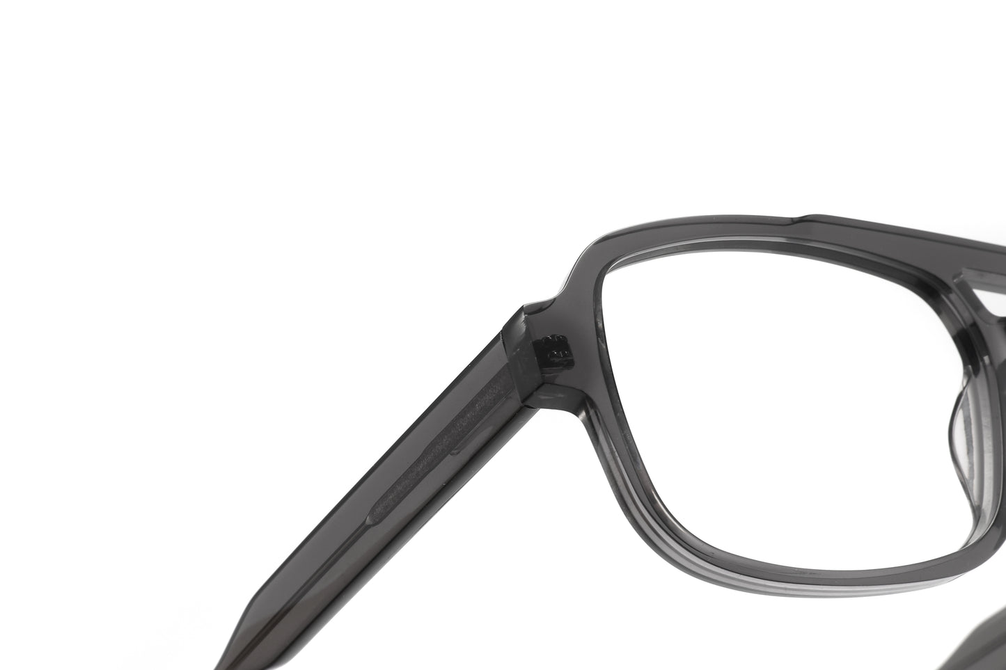 ოპტიკური ჩარჩო LuxOn V9110