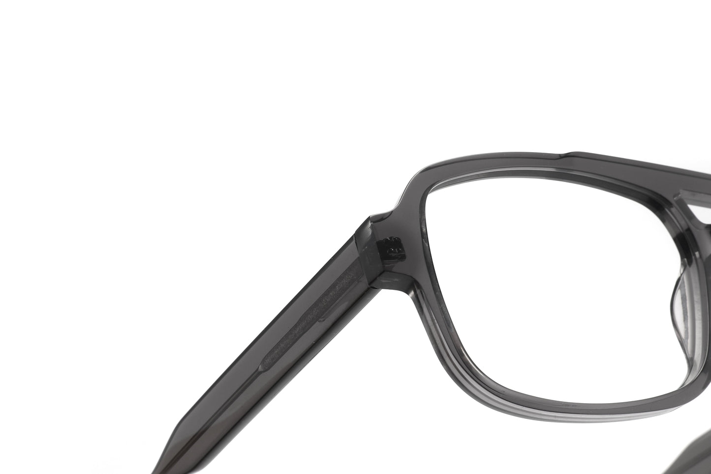 ოპტიკური ჩარჩო LuxOn V9110