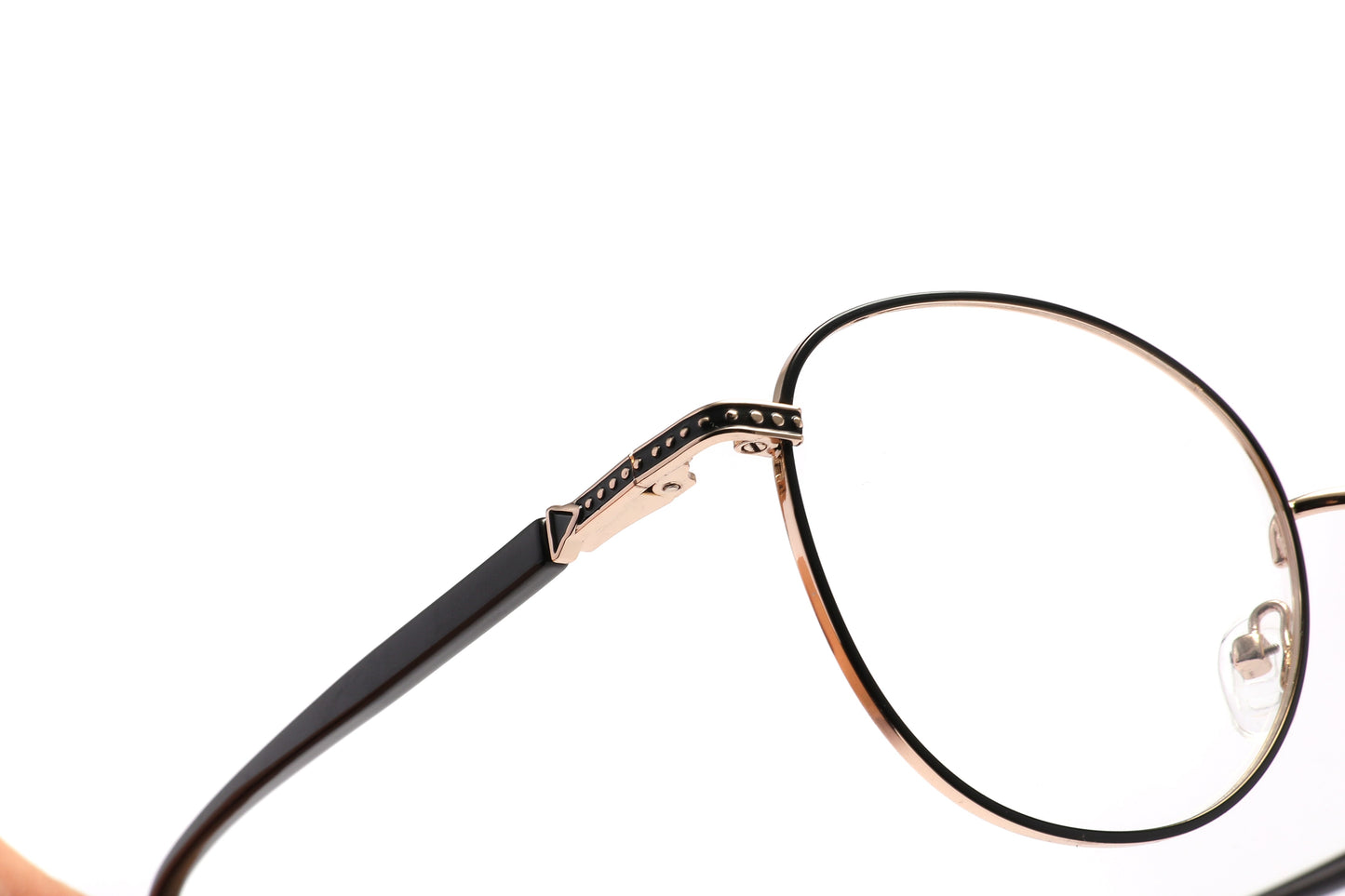 ოპტიკური ჩარჩო LuxOn V6207